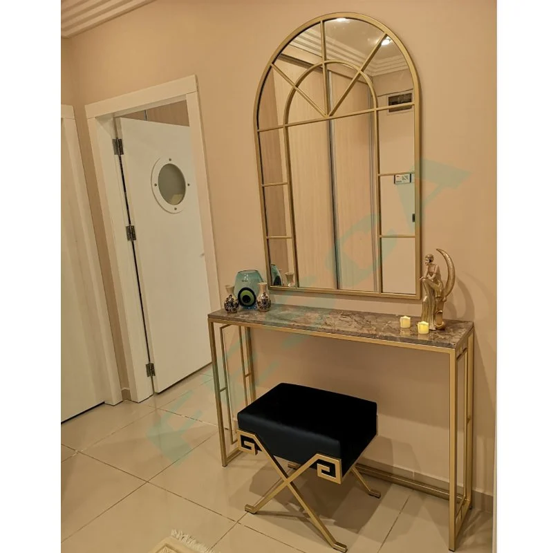 Box Gold Dresser Set
